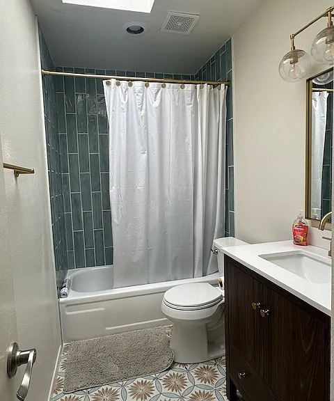 2nd bath with natural light via skylight