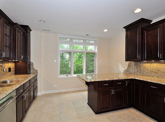 3rd image of 85 E Laurel Ave APT 2D