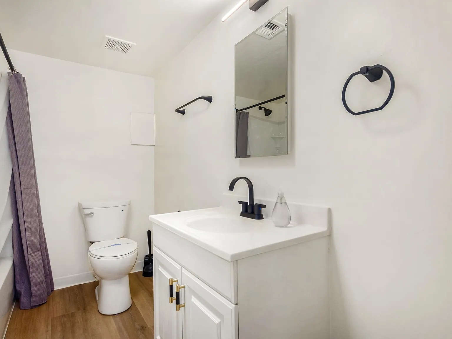 4 bed, 5.0 bath, 2131 sqft, $845 — Photo 4