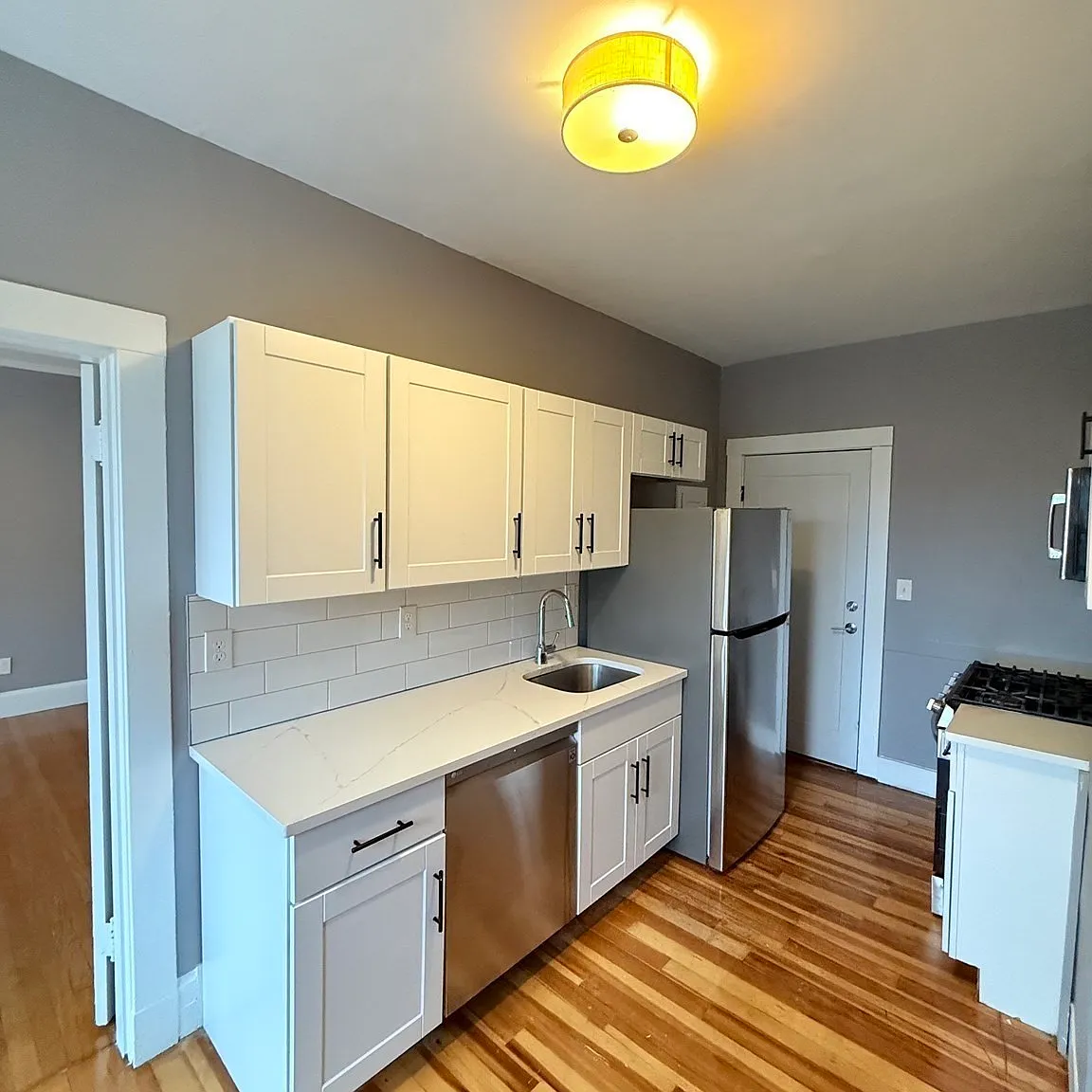 2 bed, 1100 sqft, $2,700 — Photo 1