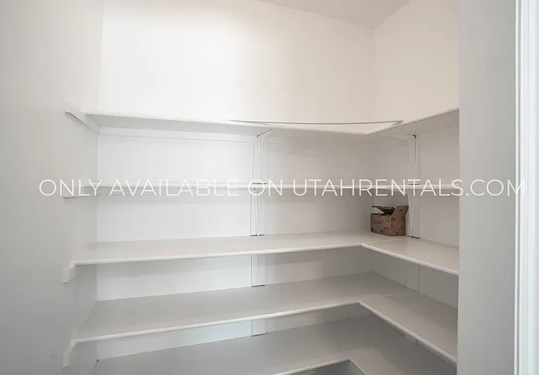 2059 S State St — Photo 13