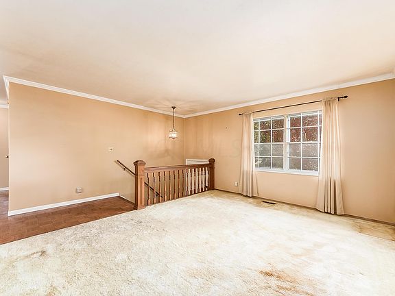 4th image of 321 Imperial Dr