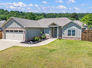 1100 Lindsey Ln, Russellville, AR 72801
