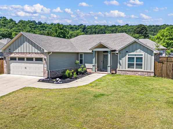 1100 Lindsey Ln, Russellville, AR 72801