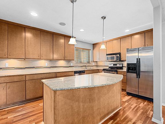 4th image of 301 S Chestnut St APT 1