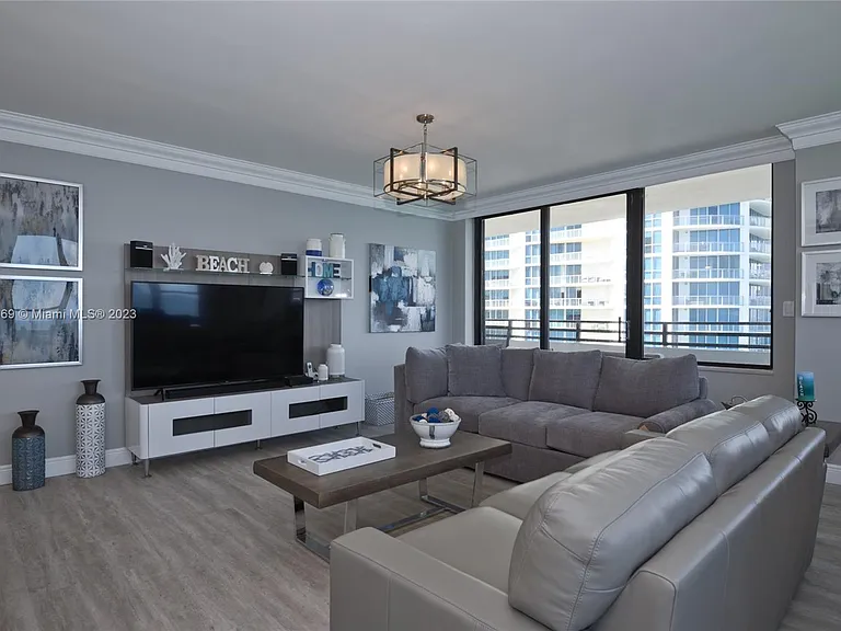 3505 S Ocean Dr #Penthouse 12 — Photo 6