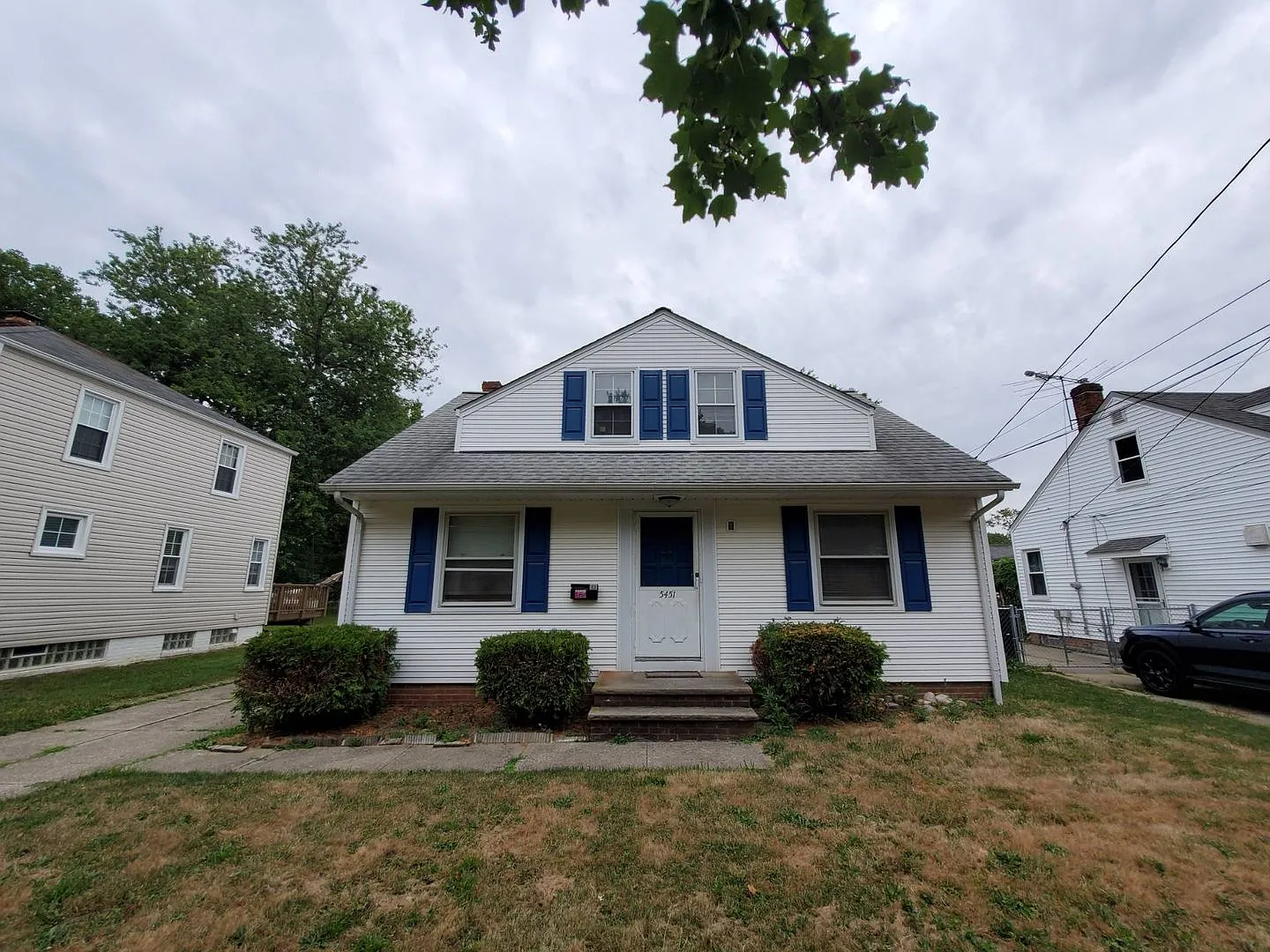 Charming 4-Bedroom Property in Prime Location — Photo 3