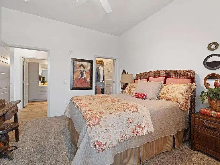 La Vida 55+ Luxury Living — Photo 10