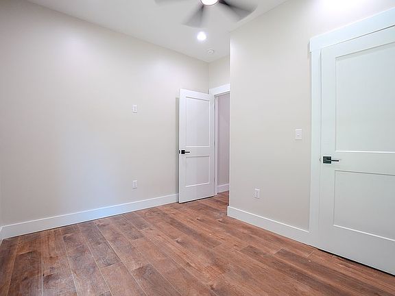 5th image of 382 Robert Lee Dr