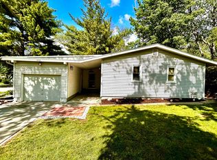 3213 N 97th St, Omaha, NE 68134