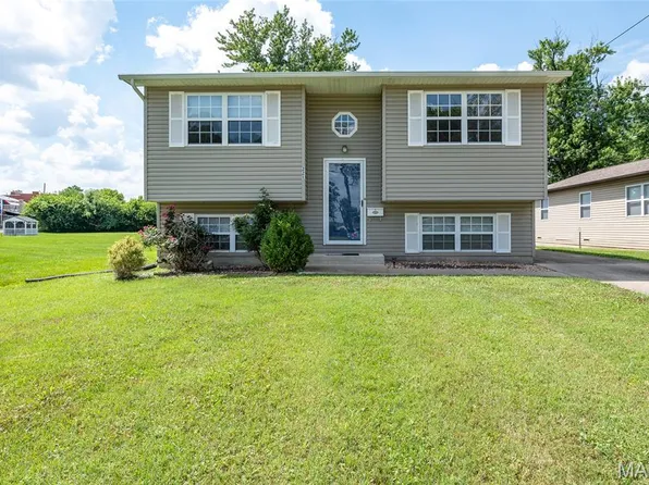 221 James St, Bethalto, IL 62010