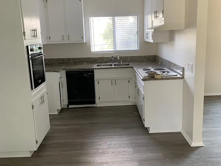 5000 Coldwater Canyon Ave #4A — Photo 11