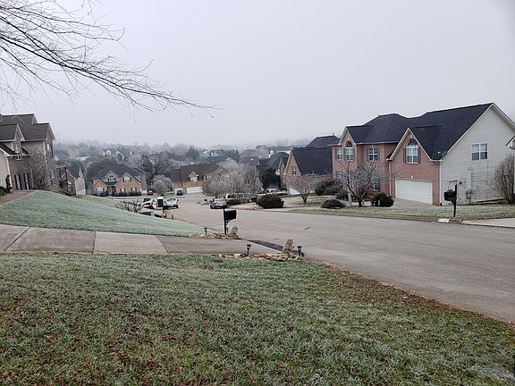 2nd image of 1208 Dreamview Ln