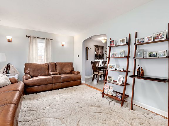 3rd image of 5404 S Newland Ave