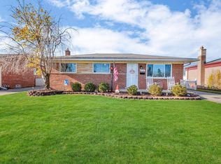 27551 Strathmoor Dr, Warren, MI 48092