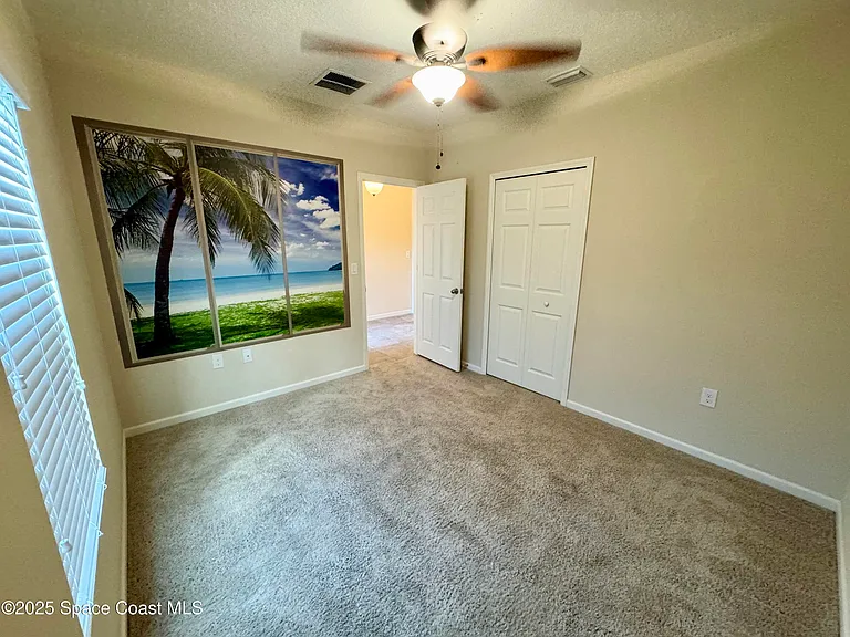 590 Trymore Dr SE — Photo 15