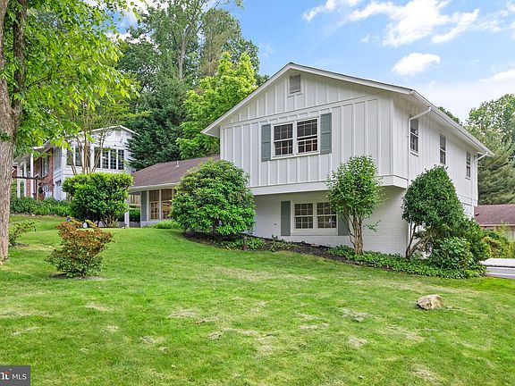 2nd image of 9139 Leghorn Pl