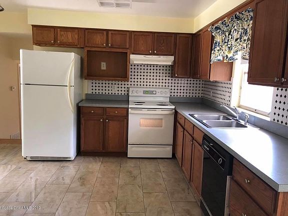 4th image of 1306 Royal Birkdale Cir
