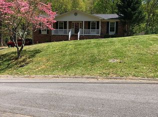 626 Dover Ave, Mt Carmel, TN 37645
