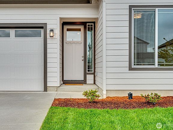 2nd image of 3439 SE 8th Avenue