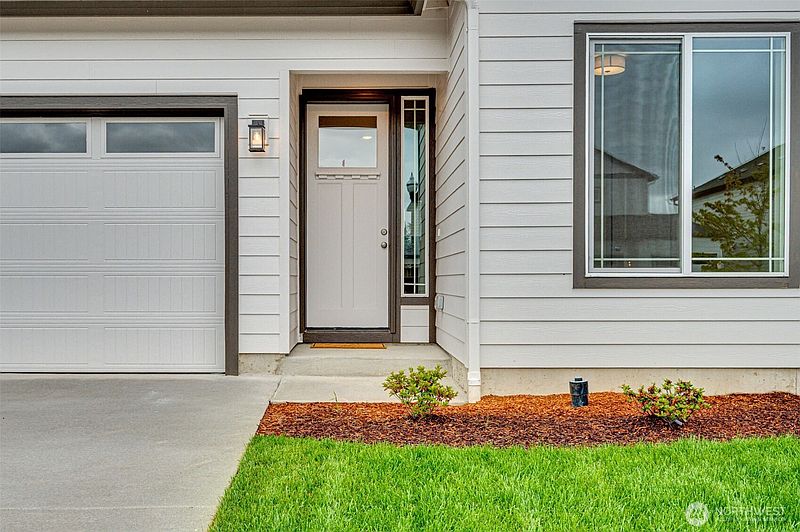 2nd image of 3439 SE 8th Avenue