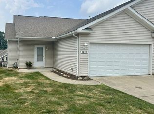 6802 Terrace View Ln, Cleveland, OH 44134