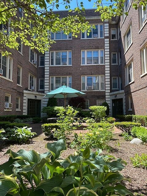 1st image of 431 N Lombard Ave APT 1