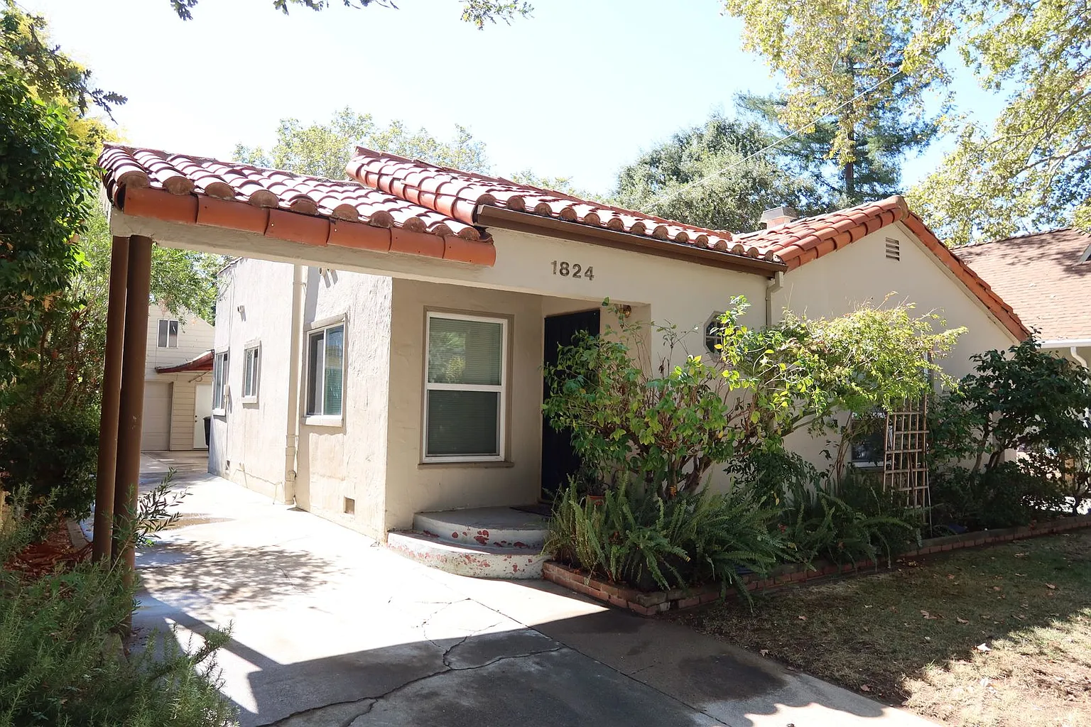 1824 2nd Ave photo 1