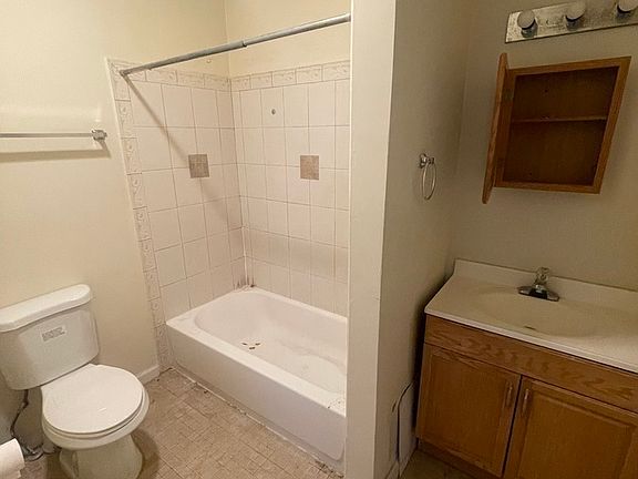 5th image of 2252 N Park Ave #C