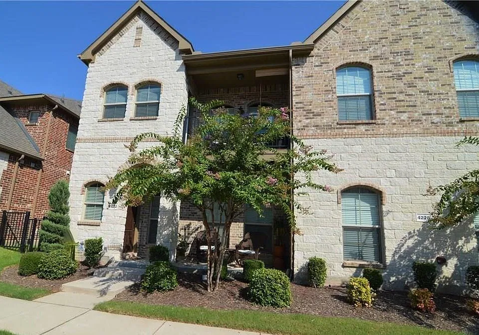 4232 Comanche Dr