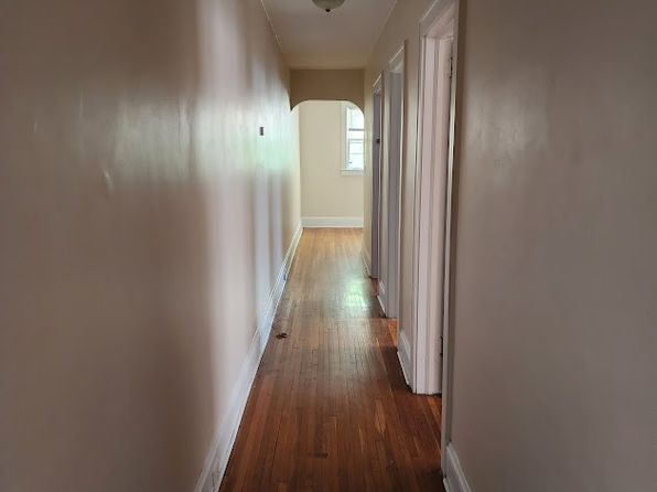 1009 1/2 College Ave #2