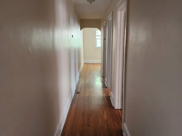 1009 1/2 College Ave #2, Bluefield, WV 24701