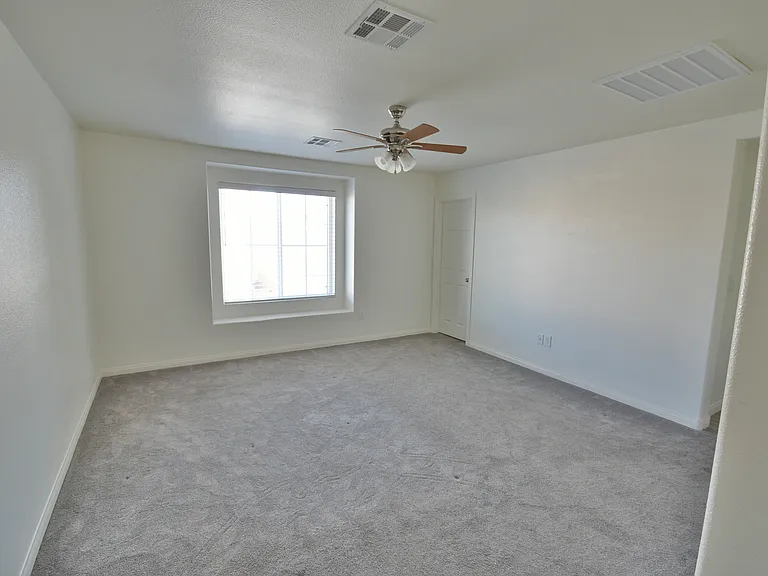 3041 Lake Como Ave — Photo 29