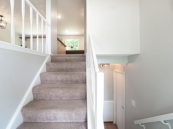 4th image of 8092 Kingsley Dr