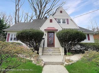 6 Inwood Rd, Staten Island, NY 10301