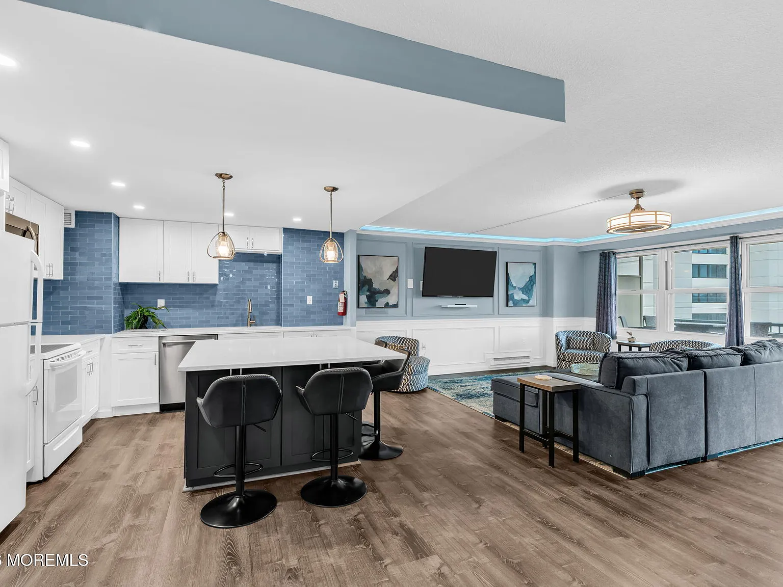 1 bed, 916 sqft, $3,300 — Photo 2