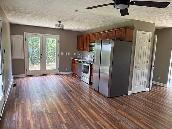 4th image of 135 Lapa Ln
