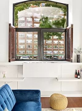 5th image of 196 6th Ave APT 1B