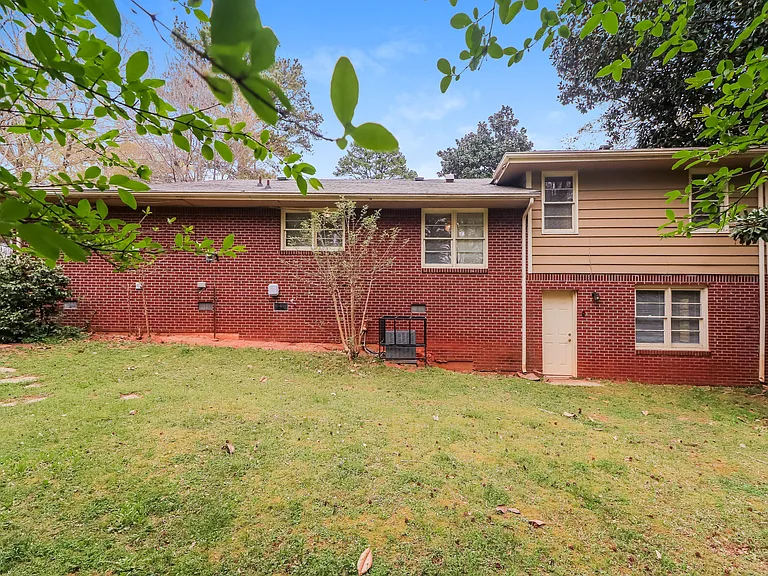 2937 Thompson Cir — Photo 21