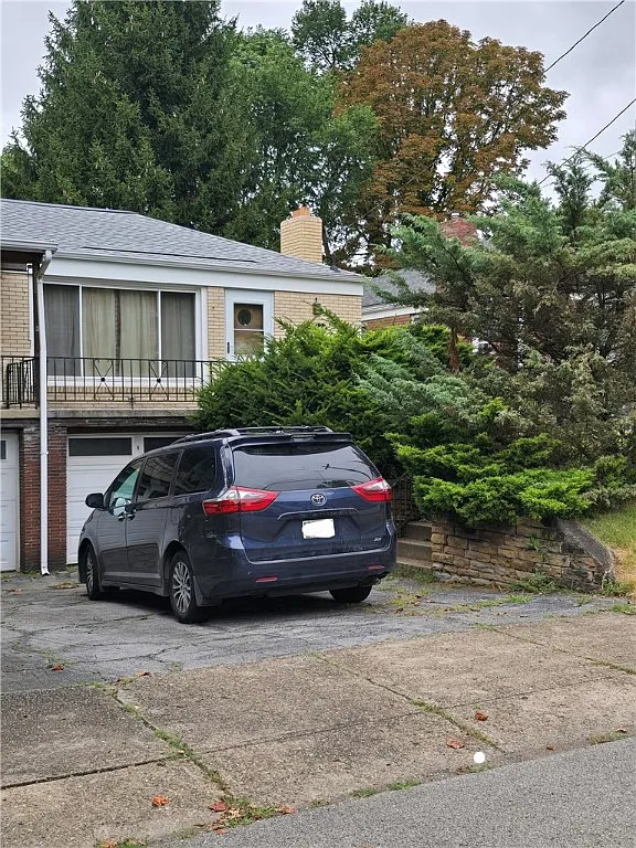 122 S Lang Ave photo 1