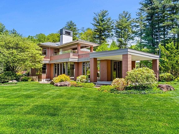 4th image of 5 Redwood Cir