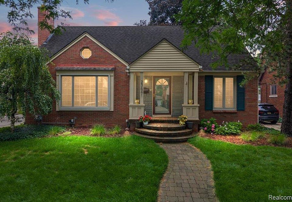 1st image of 23641 Fordson Dr