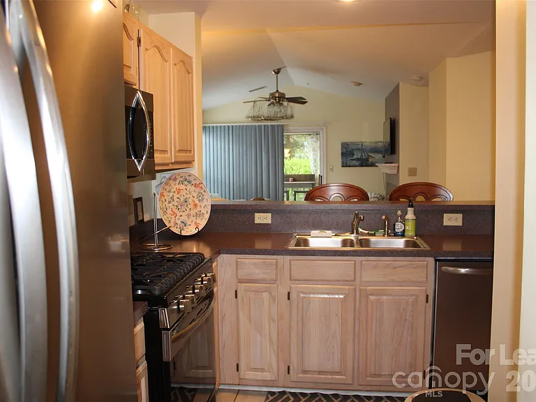763 Southwest Dr — Photo 6