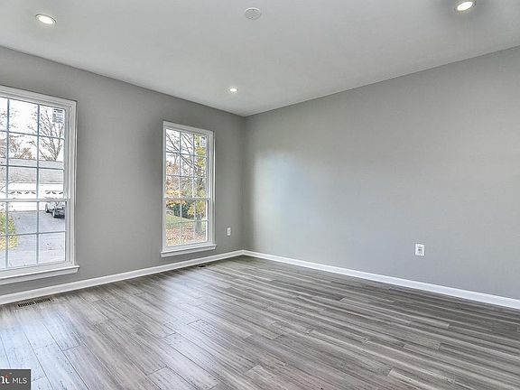 4th image of 1566 Kingstream Cir