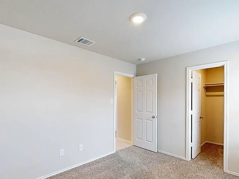 1261 Lindsey Dr — Photo 12