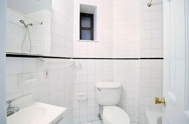 Rented by Julianna Realty Corp | media 15