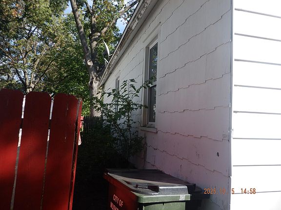 2nd image of 1768 Elwood St