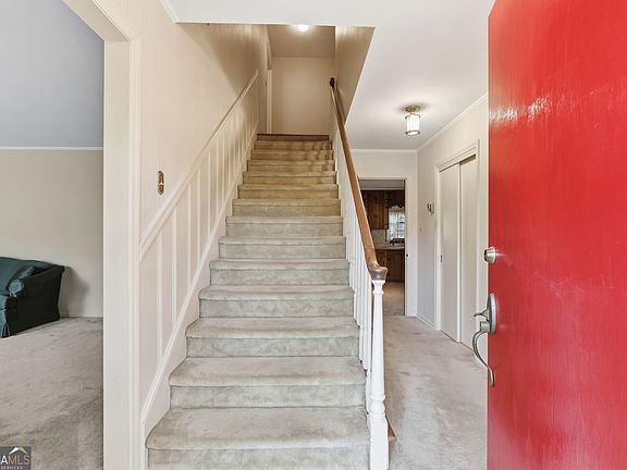 3rd image of 400 Harris St