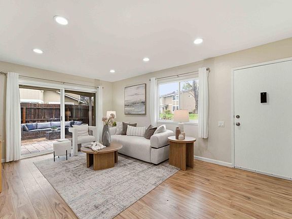 3rd image of 2269 Warfield Way Unit A