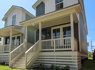 709 Ball St, Galveston, TX 77550